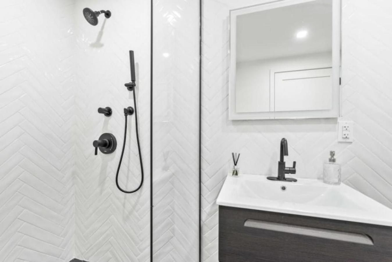 Luxe Studio With Charming Juliet Balcony Apartman New York Kültér fotó