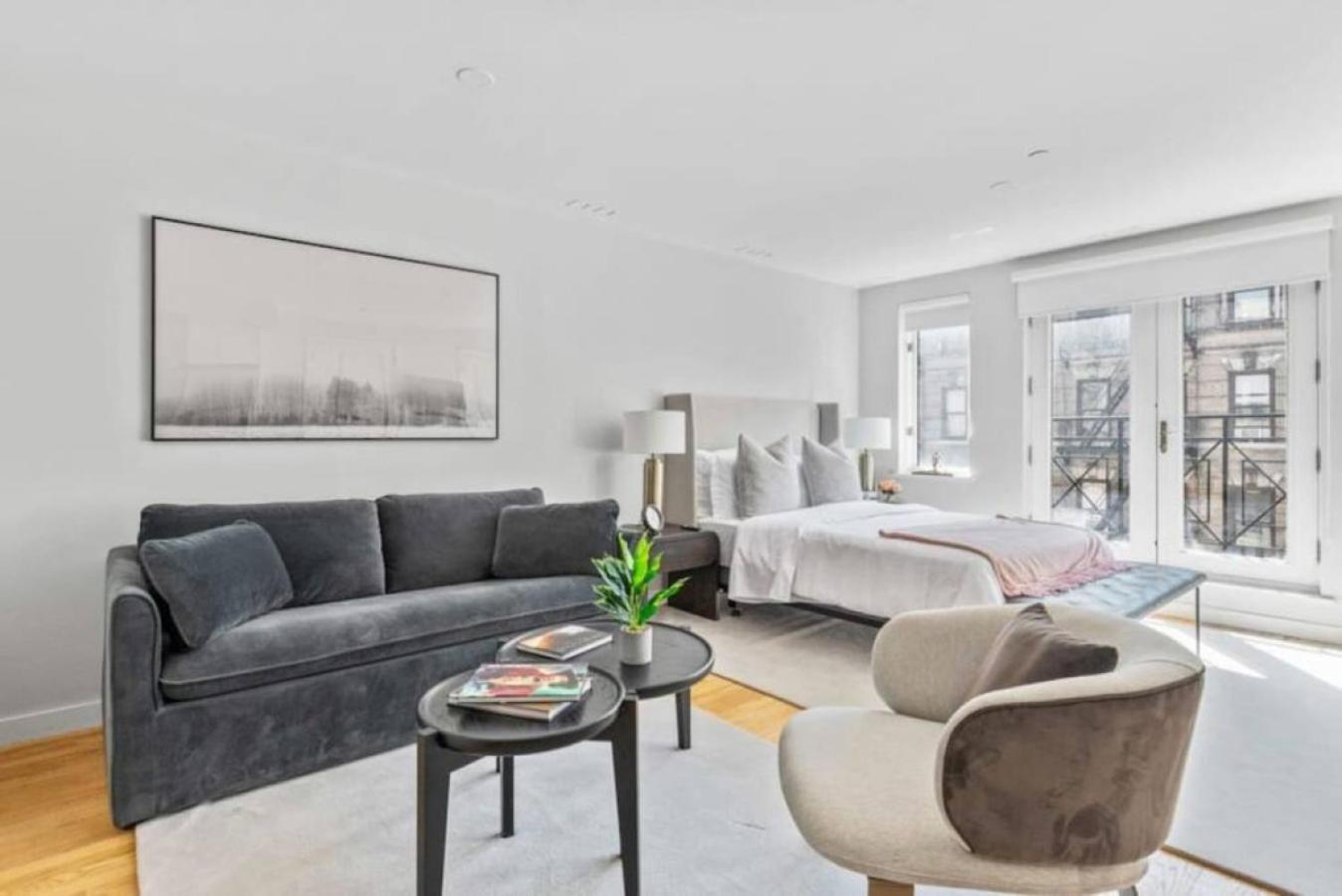 Luxe Studio With Charming Juliet Balcony Apartman New York Kültér fotó