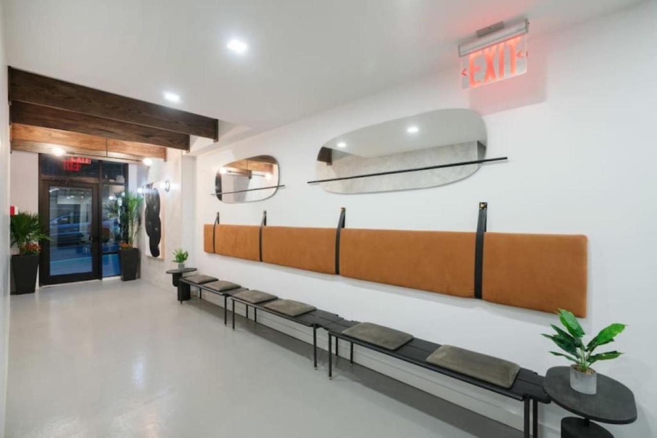 Luxe Studio With Charming Juliet Balcony Apartman New York Kültér fotó