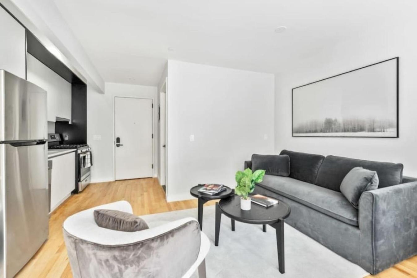 Luxe Studio With Charming Juliet Balcony Apartman New York Kültér fotó