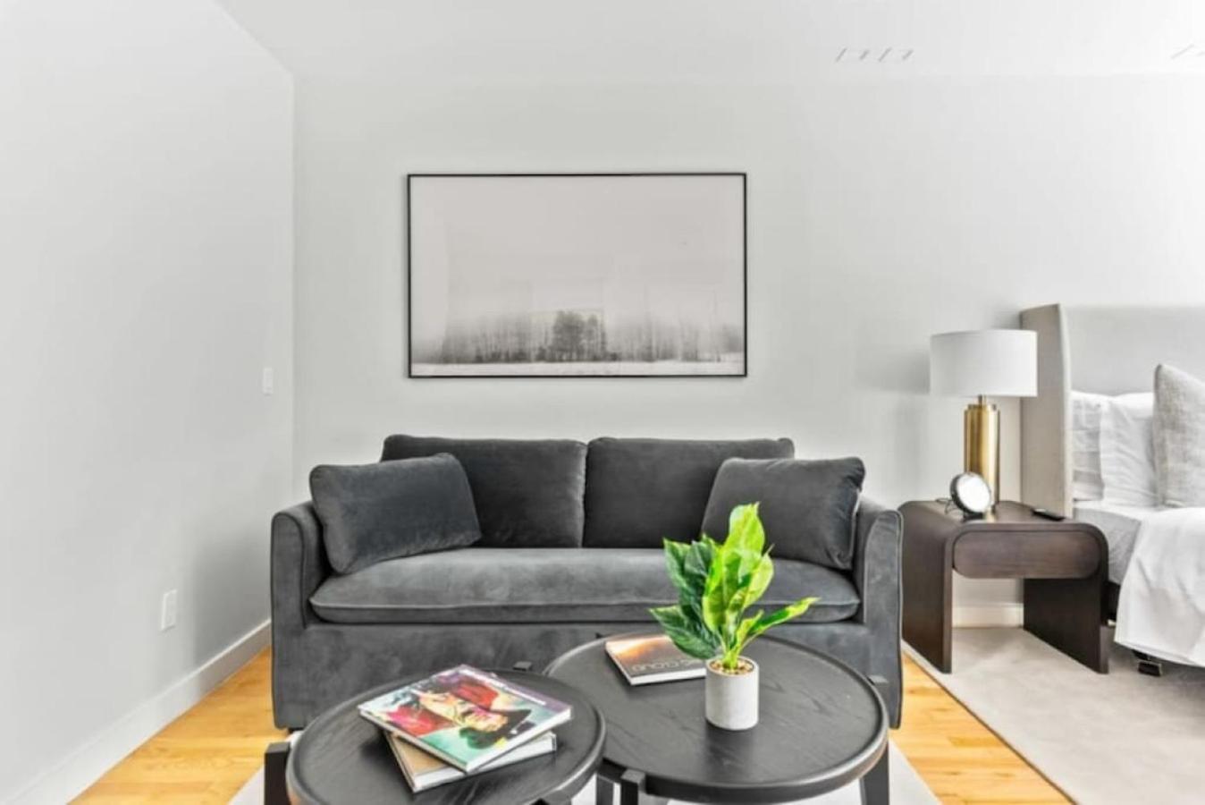 Luxe Studio With Charming Juliet Balcony Apartman New York Kültér fotó