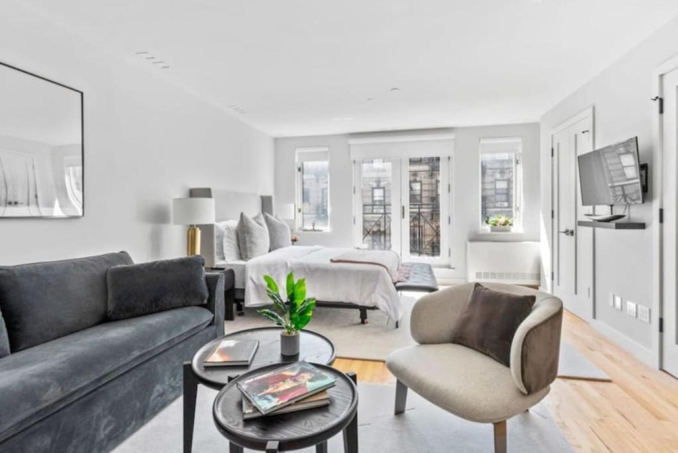 Luxe Studio With Charming Juliet Balcony Apartman New York Kültér fotó