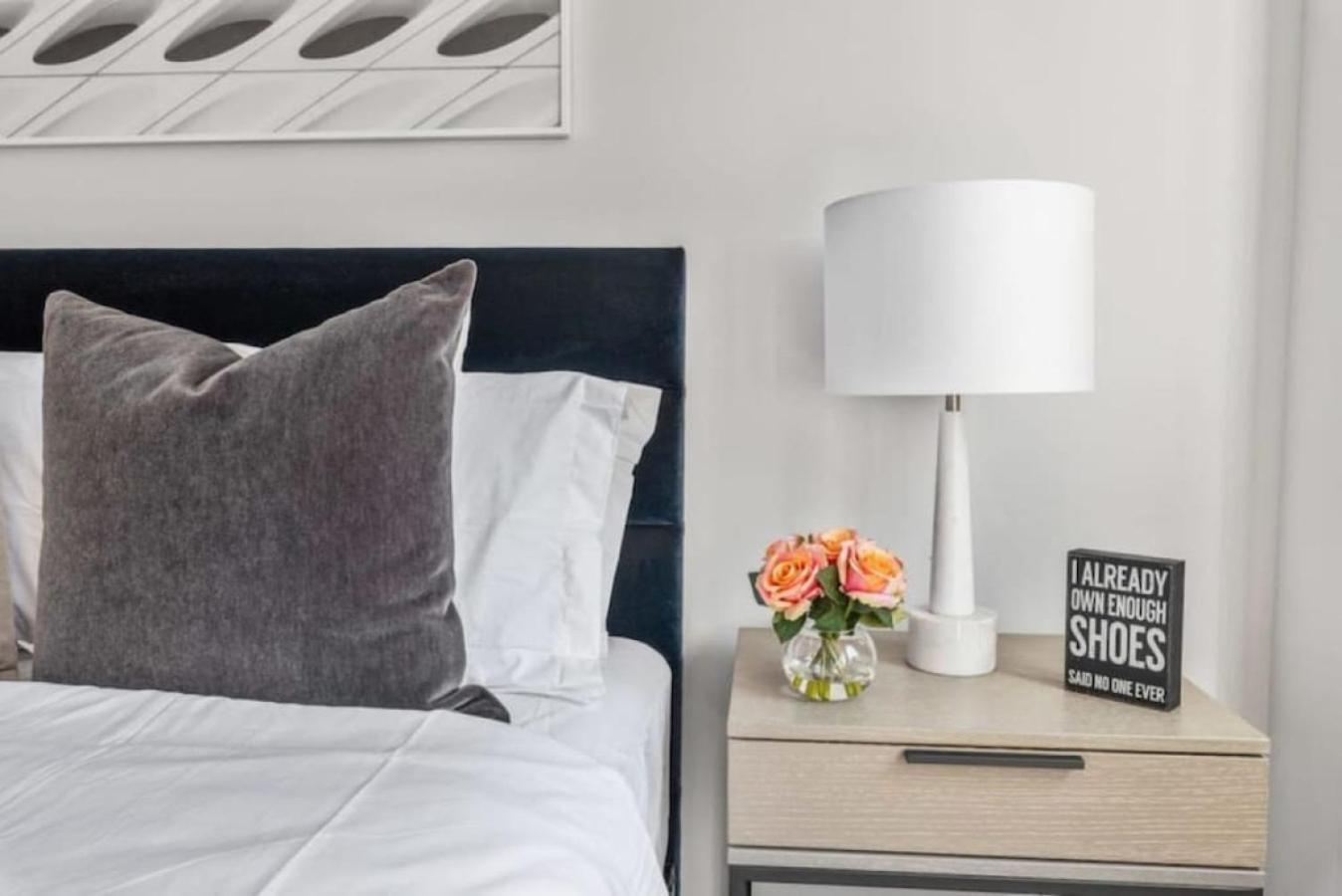 Luxe Studio With Charming Juliet Balcony Apartman New York Kültér fotó