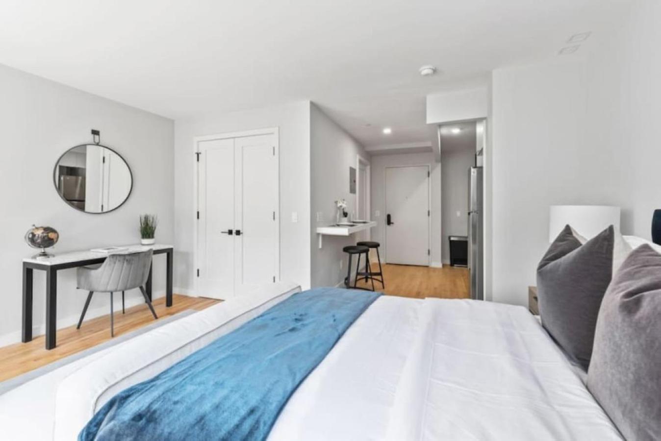 Luxe Studio With Charming Juliet Balcony Apartman New York Kültér fotó