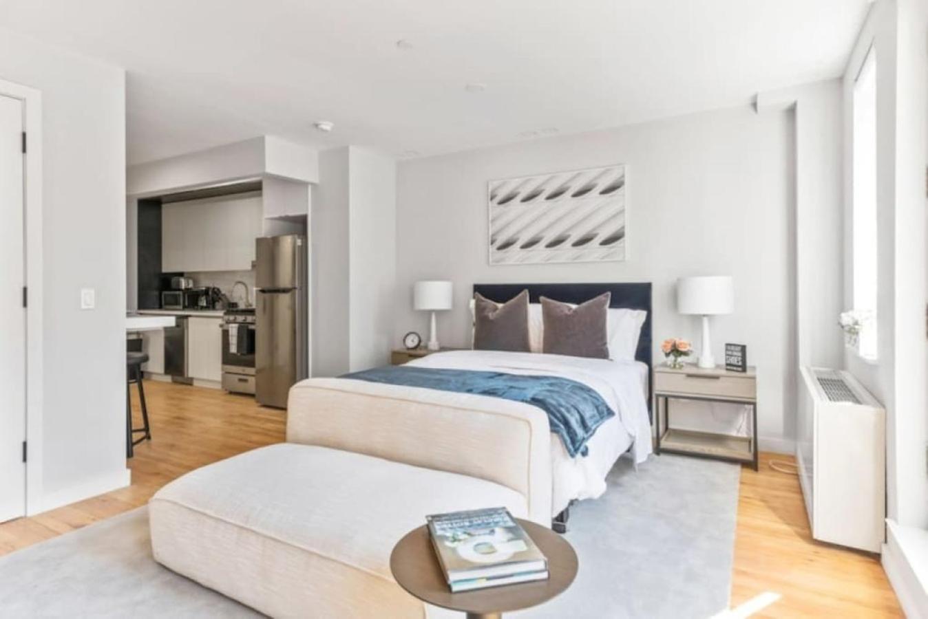Luxe Studio With Charming Juliet Balcony Apartman New York Kültér fotó