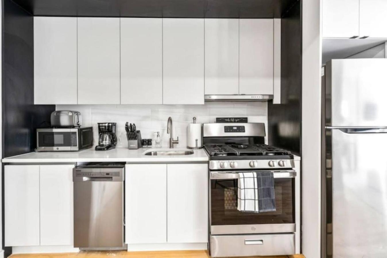 Luxe Studio With Charming Juliet Balcony Apartman New York Kültér fotó